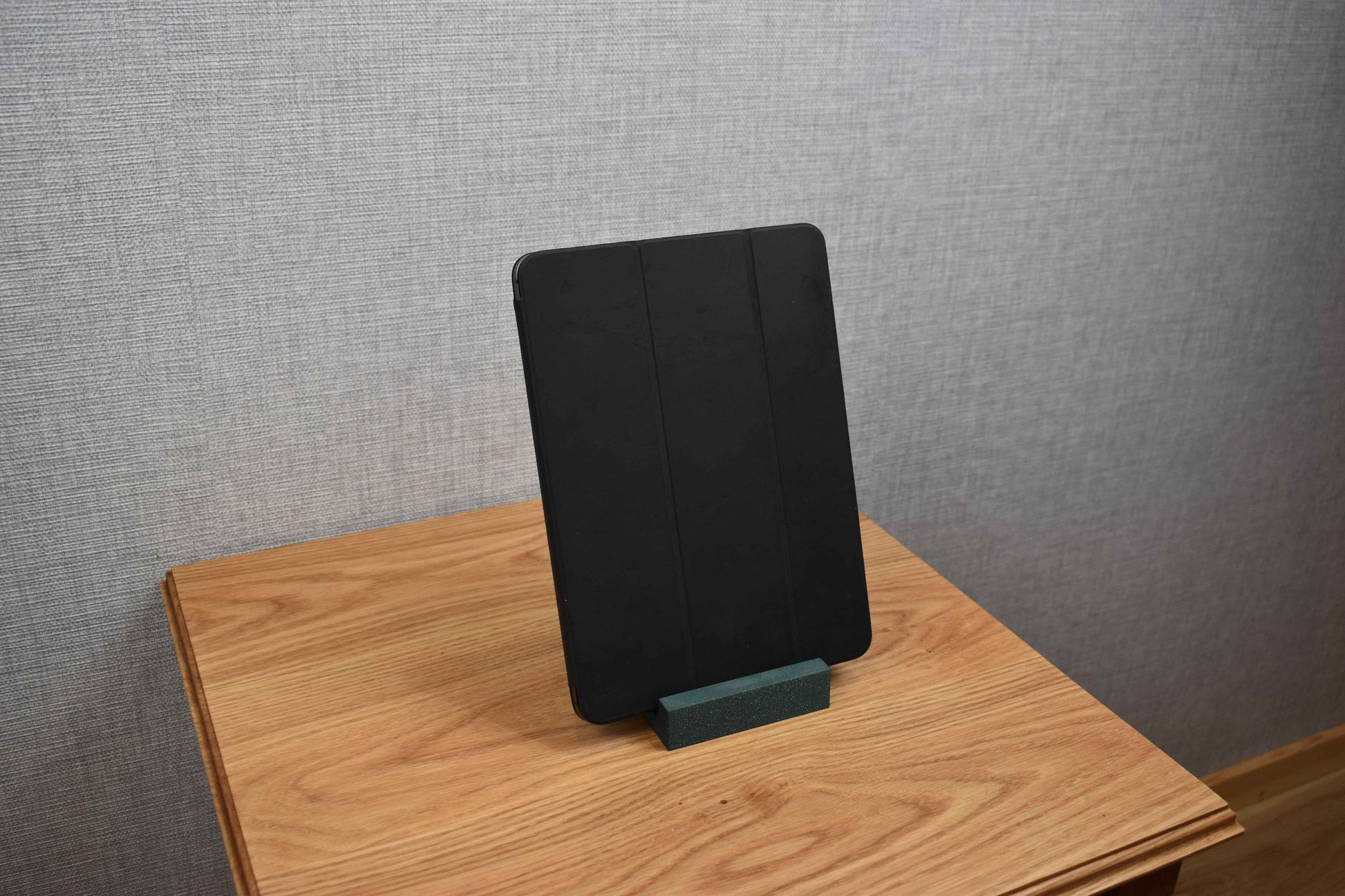 Green Sparkle Tablet Stand 3d Printed