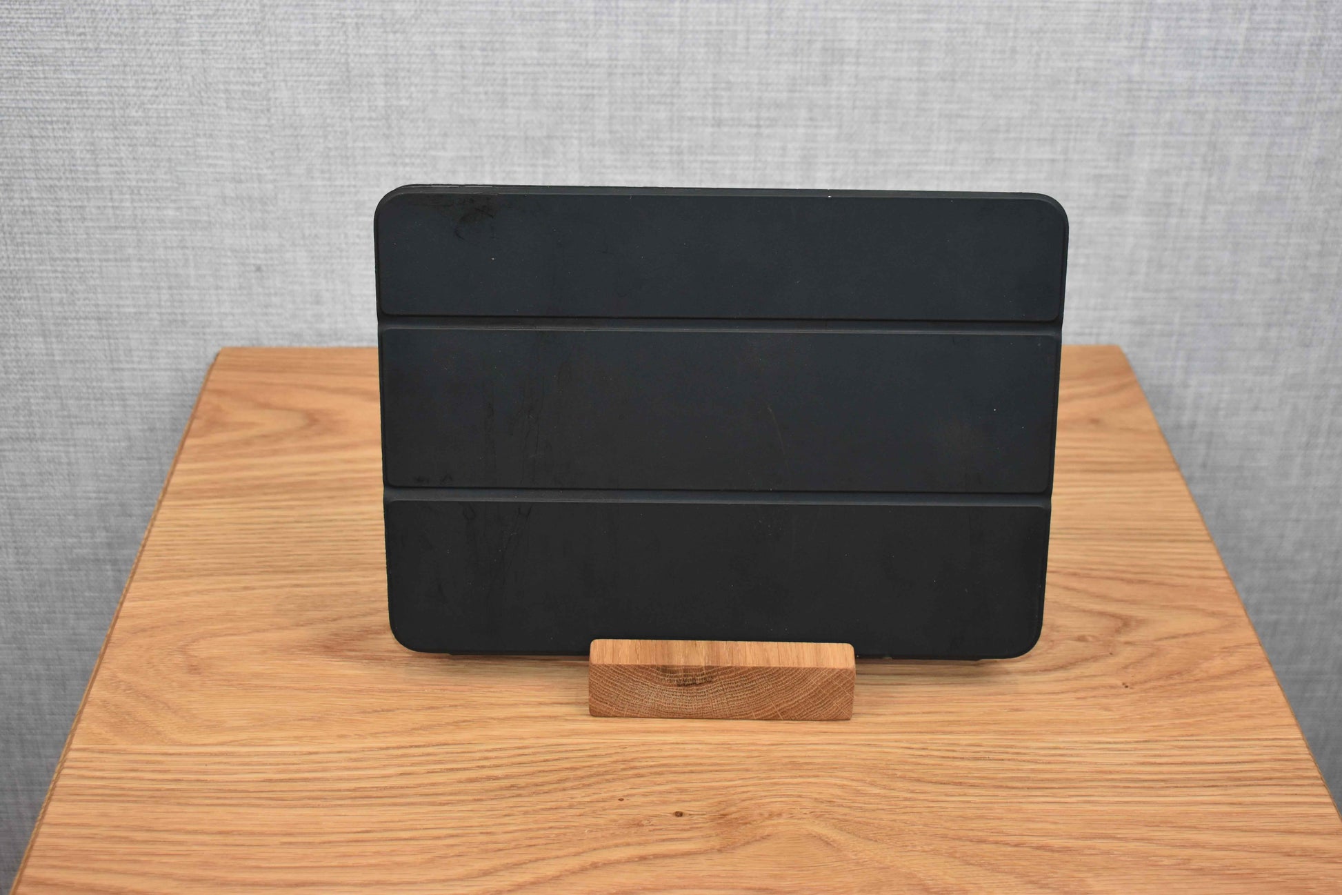 Oak Tablet Stand