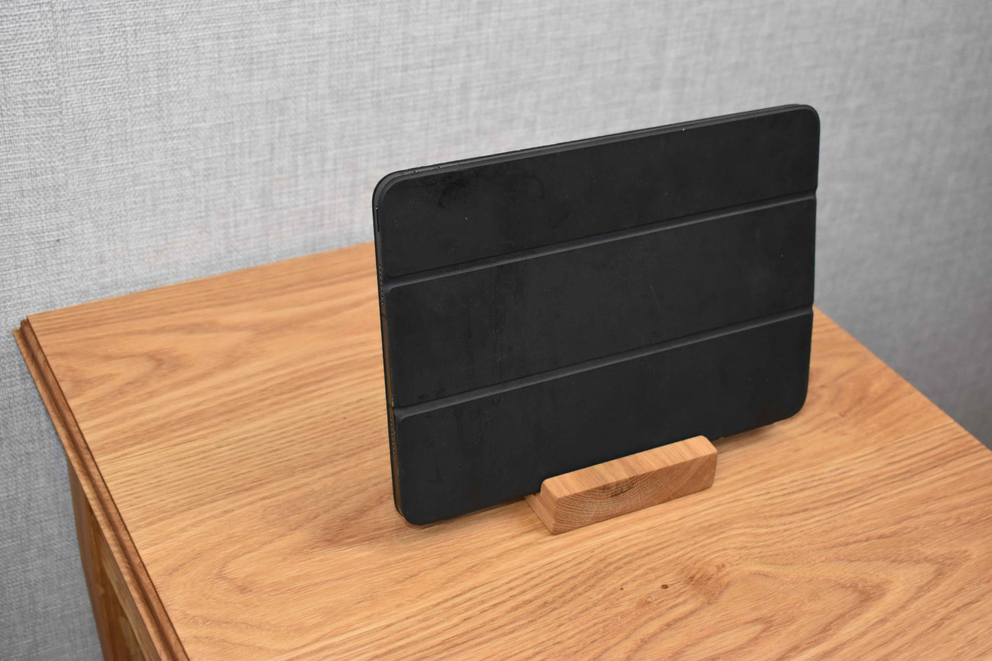 Oak Tablet Stand