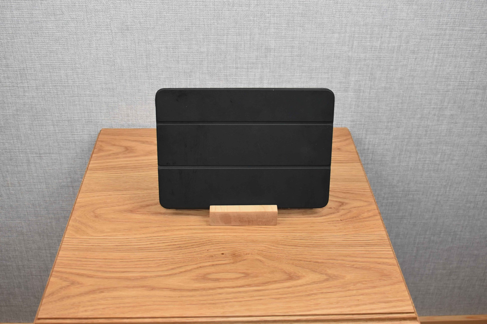 Maple Tablet Stand